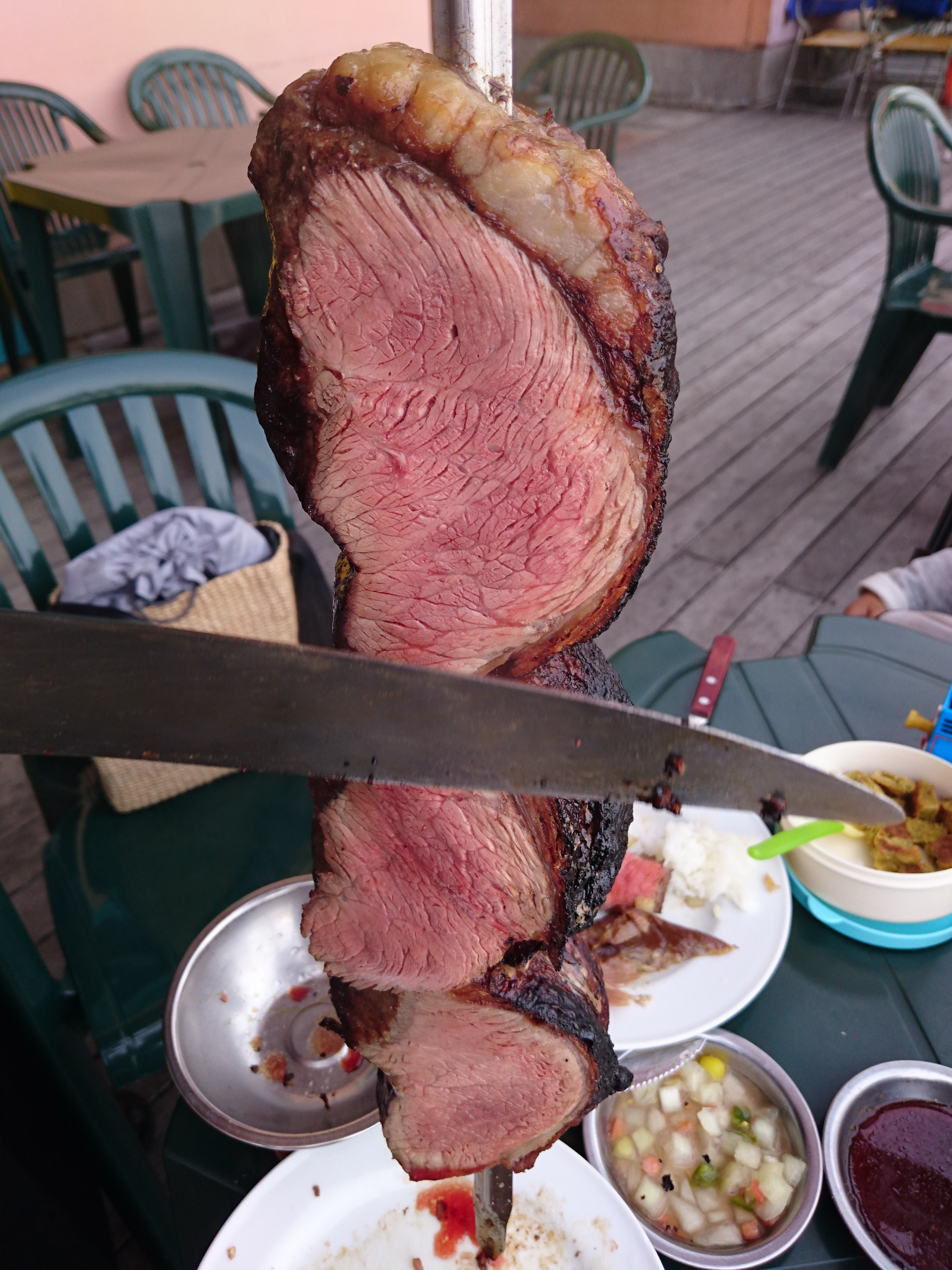 バーベキューでシュラスコ お肉の切り方間違ってる お肉なび 美味しい肉には訳がある